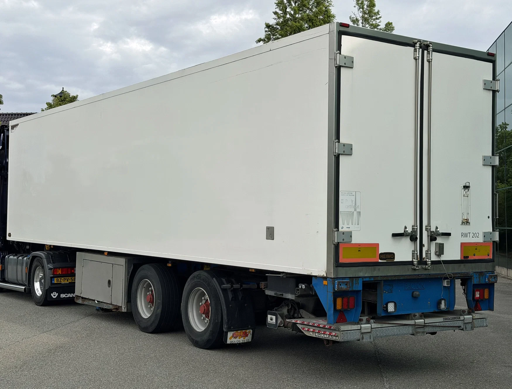 Pacton 2008 - HEIWO ISOLATED BOX STEERING AXLE DRUM BRAKES TAIL LIFT HOLLAND-TRAILER image 3