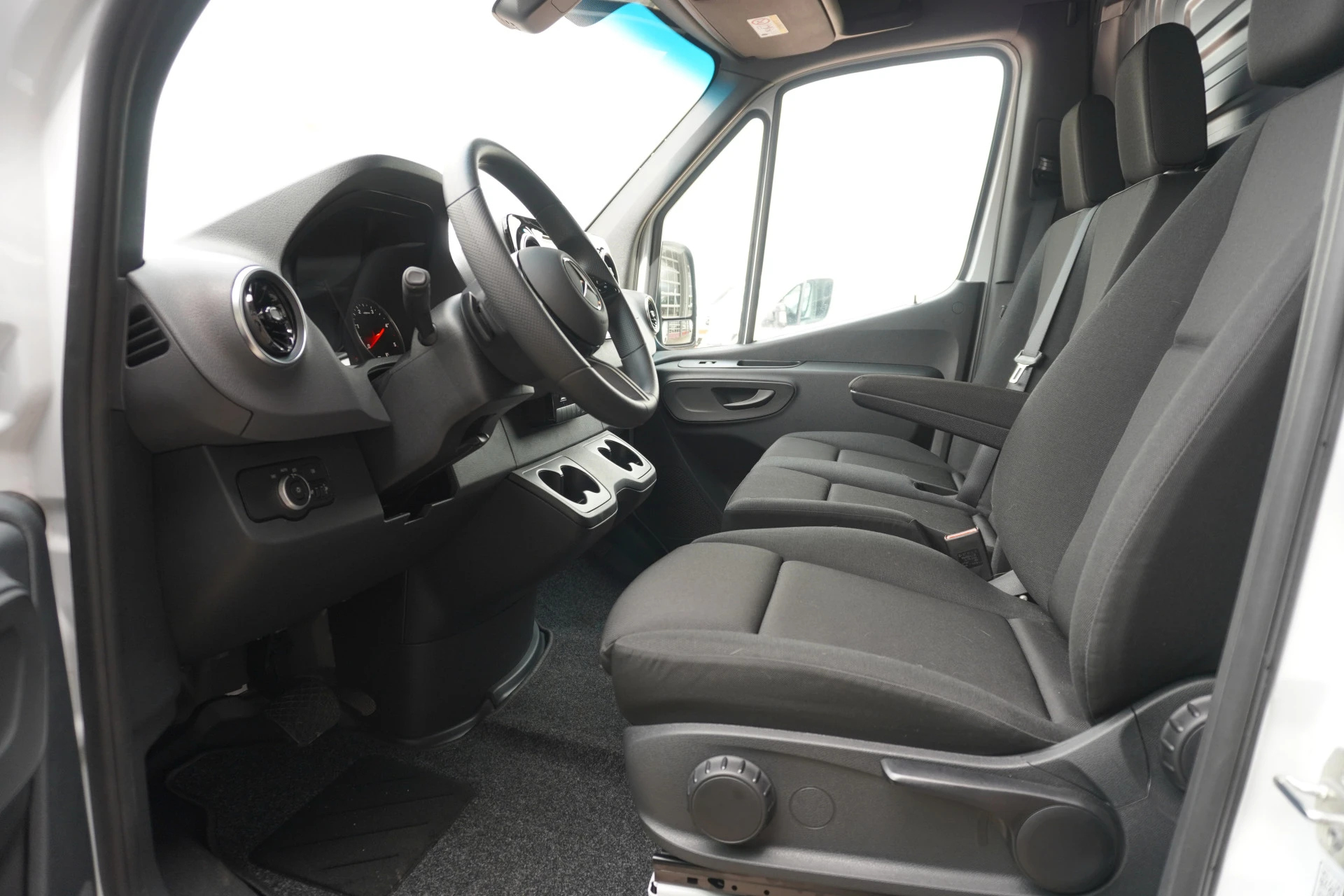 Mercedes-Benz Sprinter 2024 - 315 CDI 150PK L2H2 Pro automaat obrázek 25