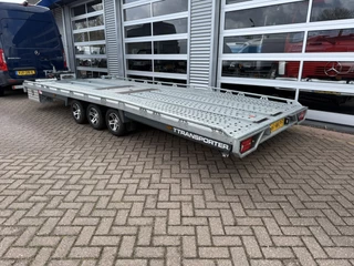 Brian James Kantelbare autotransporter (2024) 2024 - N/A afbeelding 2