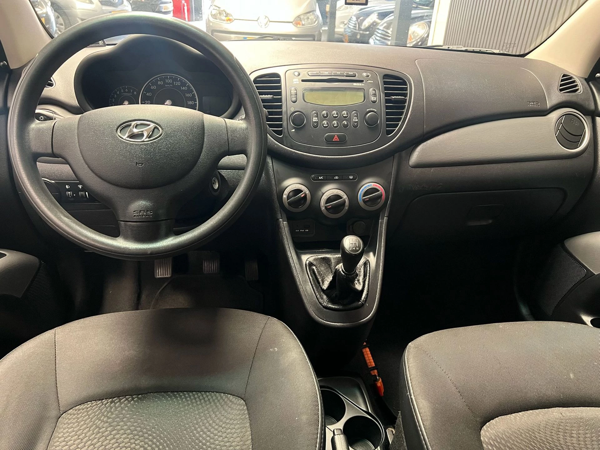 Hyundai i10 2012 - 1.0 Pro 2e eigenaar - NAP - Airco. afbeelding 12