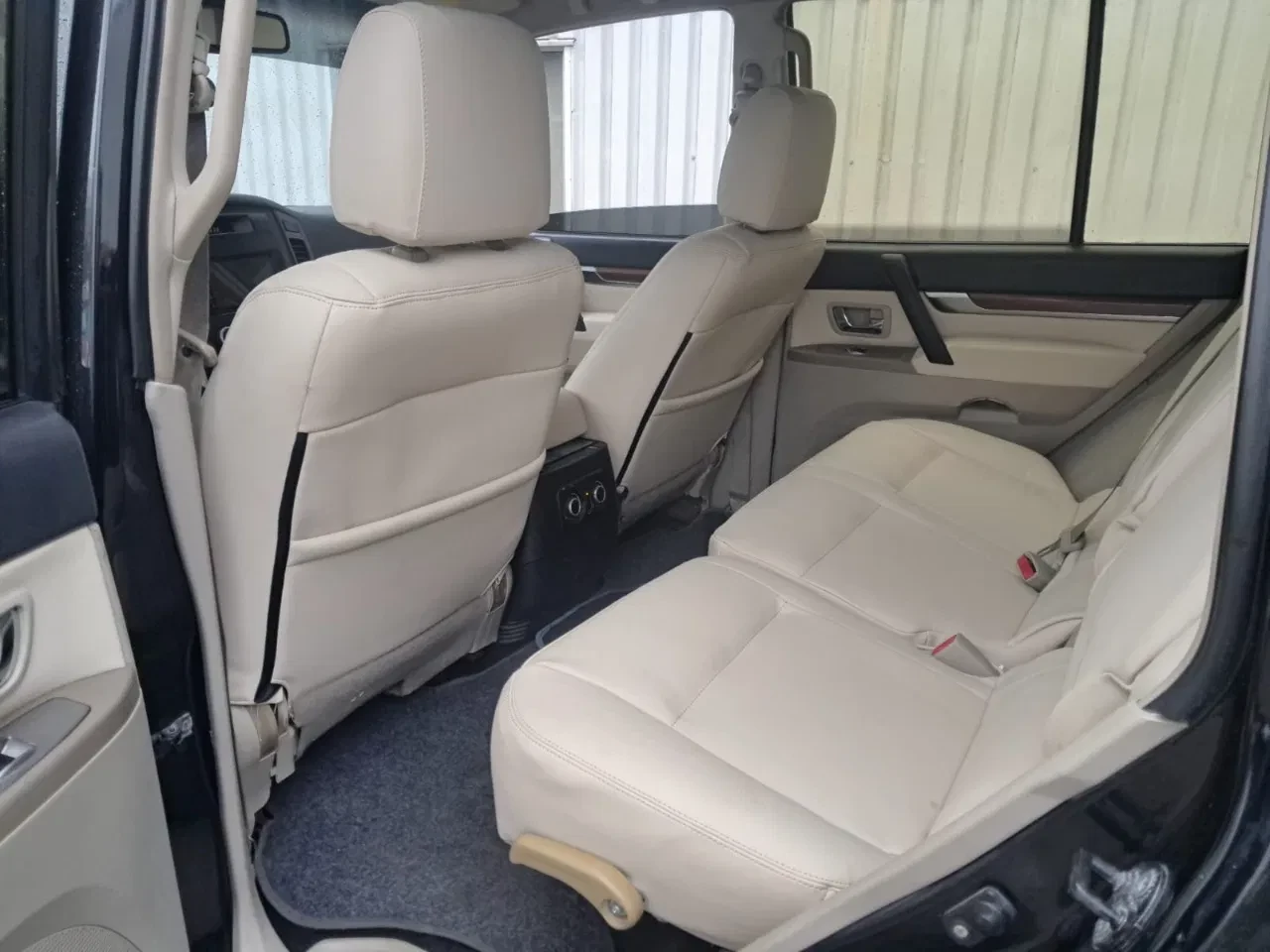 Mitsubishi Pajero 2007 - GLS 3.5 - V6 , 4x4 , 7 Pers., Full Option obrázek 13