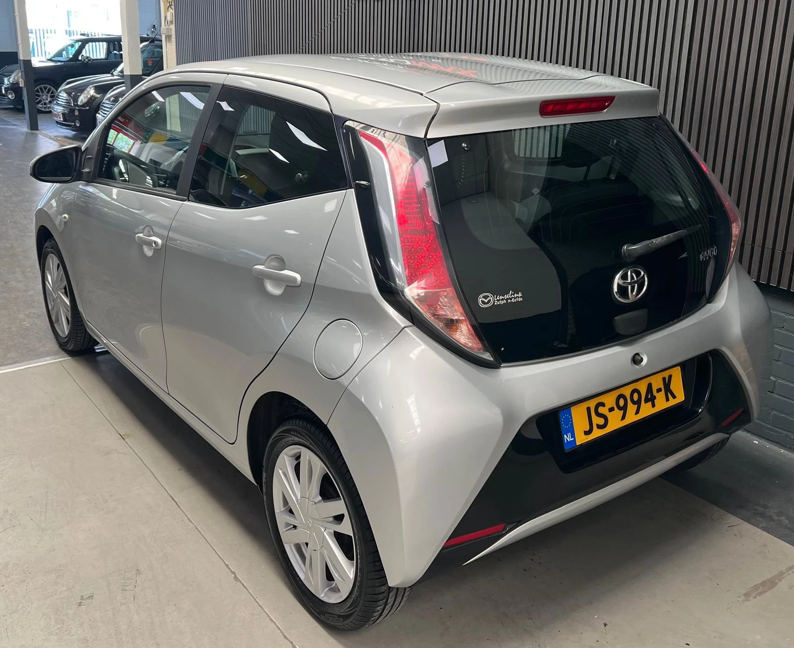 Toyota Aygo 2015 - 1.0 VVT-i x-clusiv 2e Eigenaar - Achtercamera - Airco imagem 8