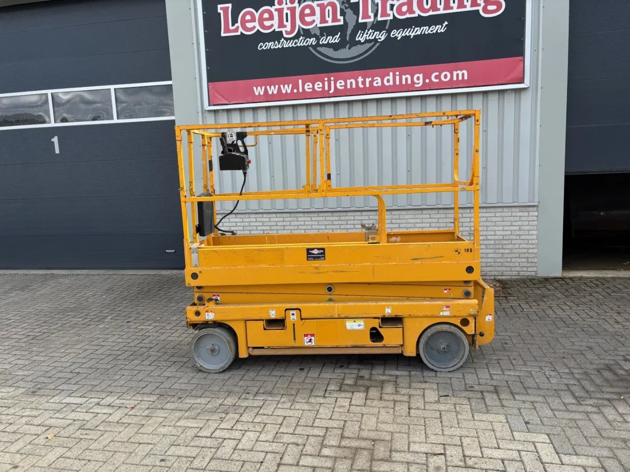 Haulotte 2012 - Compact 8 , electric scissorlift, 2012 year!! afbeelding 4