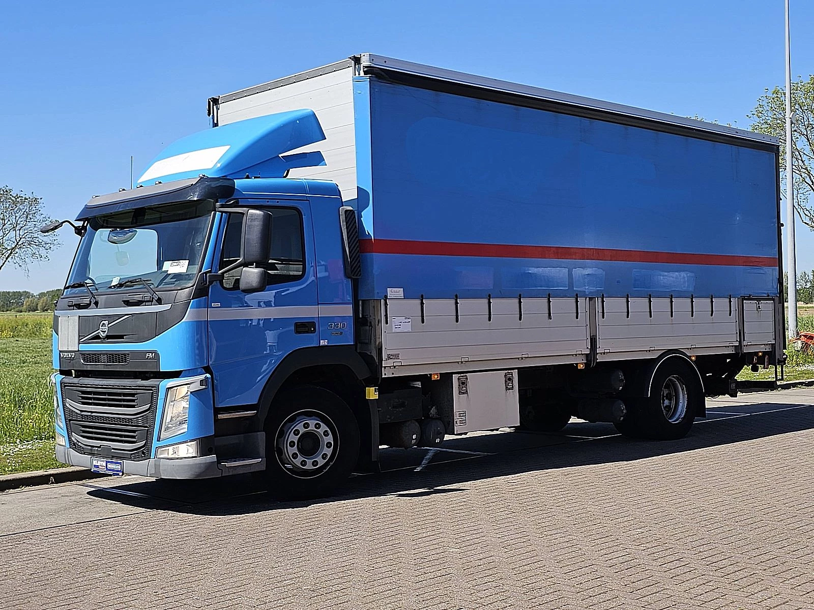 Volvo 2019 - FM 330 zdjęcie 2
