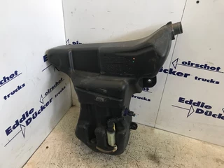 DAF N/A - 1940901-1906381 RUITENSPROEIERRESERVOIR+POMPJE (MORE PIECES IN STOCK) image 1