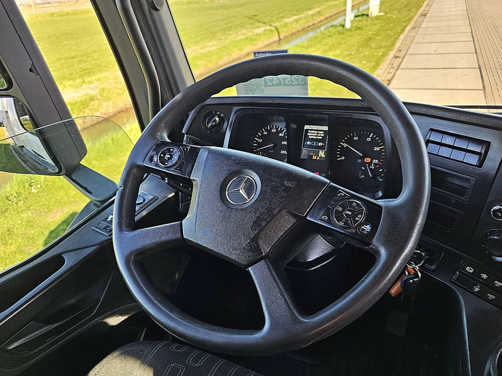 Mercedes-Benz 2018 - AROCS 3246 Bild 9