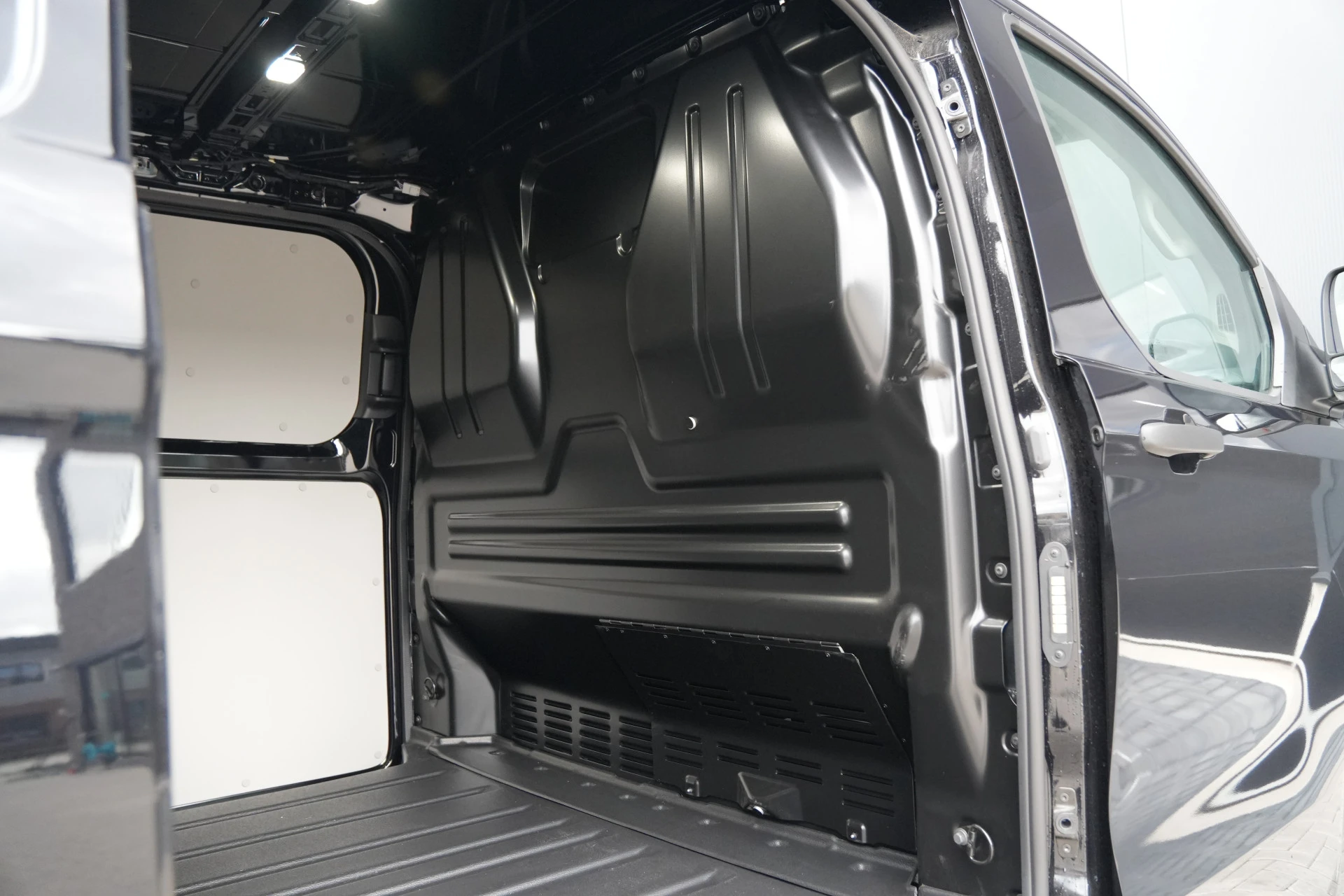 Ford Transit Custom 2025 - 320 2.0 TDCI L2H1 Trend 136pk - INCLUSIEF BPM - 2x Schuif - Achterklep - LED - Carplay - Stoelverwarming - Rijklaar imagen 14