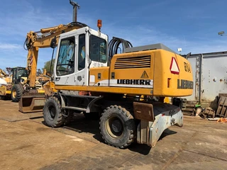 Liebherr 2002 - A 914 afbeelding 3 miniatuur