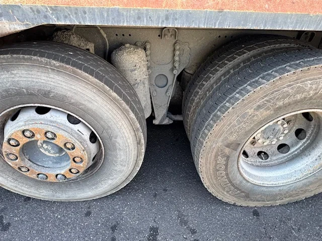 DAF 85 2011 - CF 360 , 6x2 , Manual Gearbox , accident right side , drives in yard afbeelding 10