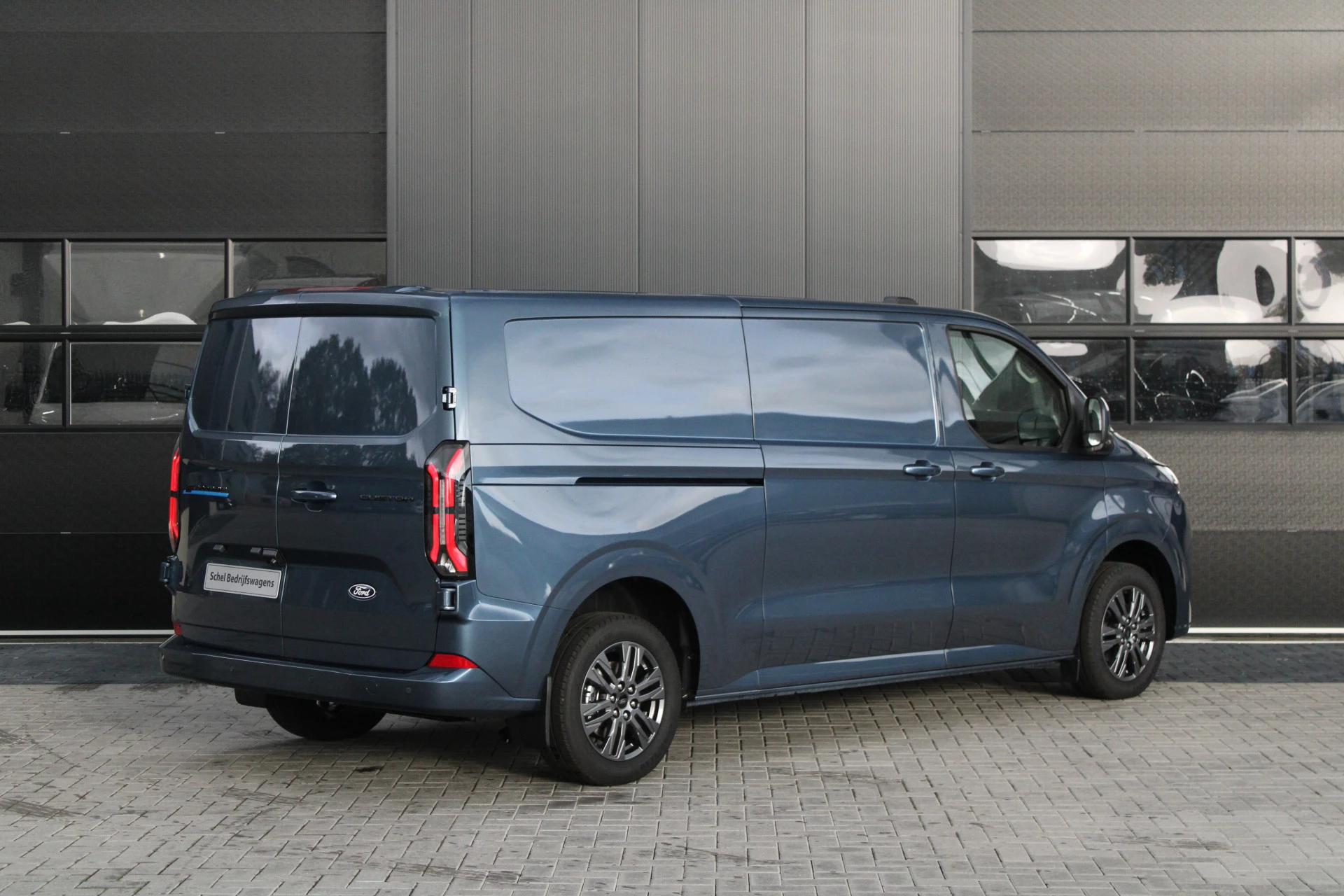Ford E-Transit Custom 2025 - 340 L2H1 Limited 65 kWh 218pk - 2x Schuif - LED - 360 Camera - B&O - ACC - Navi - Stoel/Stuurverwarming - Rijklaar afbeelding 7