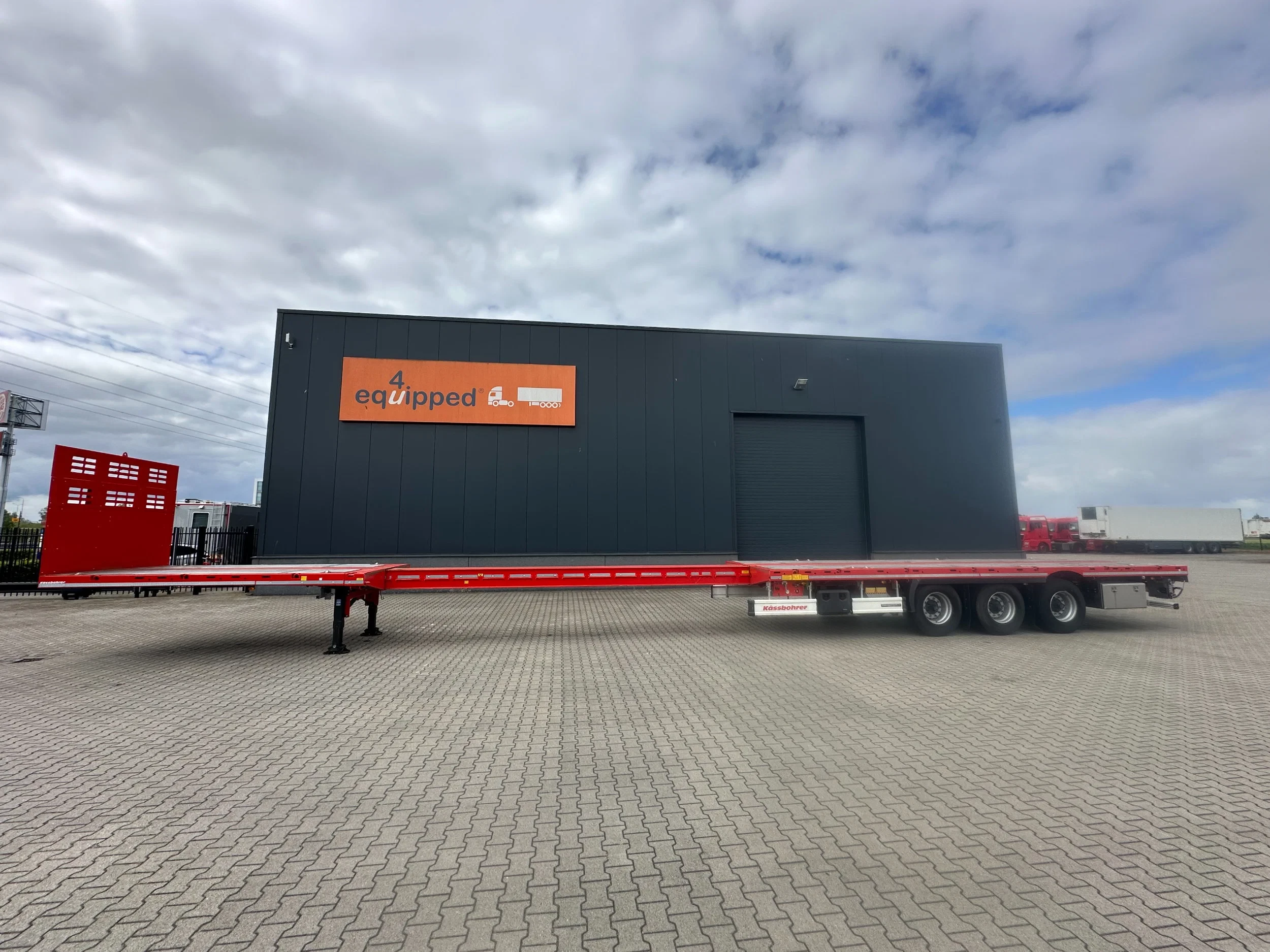 KAESSBOHRER 2026 - new and unused Heavy-Duty flatbed / 690cm extendable / steering axle / lift axle / twistlocks / timberstakes / NL-trailer / APK: 04-2027 obrázek 3