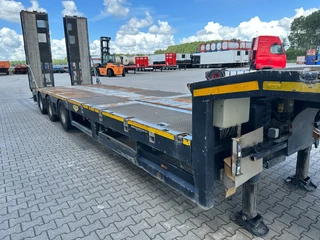 Broshuis N/A 2015 - 3ABSD Lowloader 3-axle / GVW: 53.000kg / Neck: 23.000kg / hydraulic steering + ramps + loading table / 4.60m extendable / winch / liftaxle immagine 71