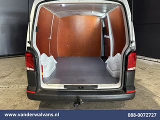 Volkswagen Transporter 2020 - 2.0 TDI L2H1 Euro6 Airco | Apple Carplay | Imperiaal | Cruisecontrol | Camera | Trekhaak image 10
