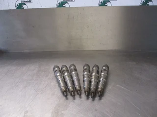 MAN - 51.10100-6181// 51.10100-6169 //51.10100- 9181 injector euro 6 D2066LF61 afbeelding 2 miniatuur