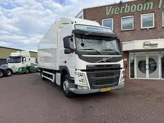 Volvo FM 2014 - FM330 4X2 Globbetroter / Koffer mit LBW te koop