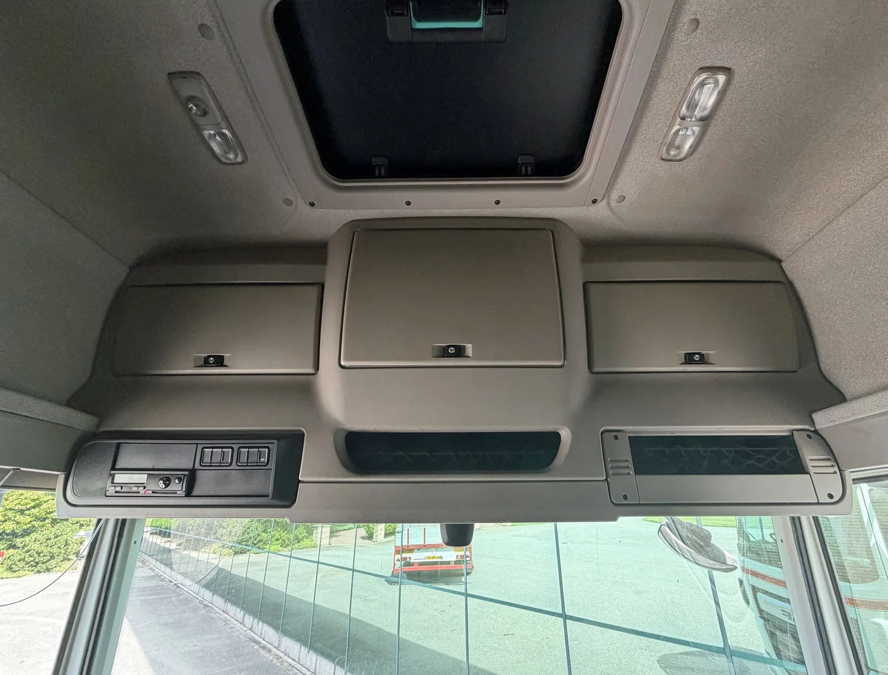 DAF 400 2015 - CF SPACE CAB TOP CONDITION NL TRUCK obrázek 11