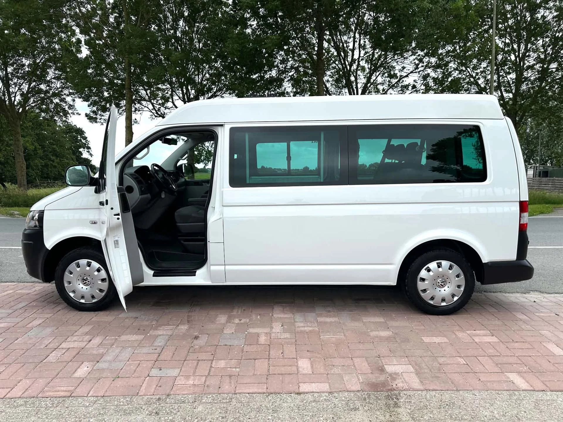 Volkswagen Transporter 2014 - Kombi 2.0 TDI L2H2 AUTOMAAT MARGE 9 PERSOONS afbeelding 11