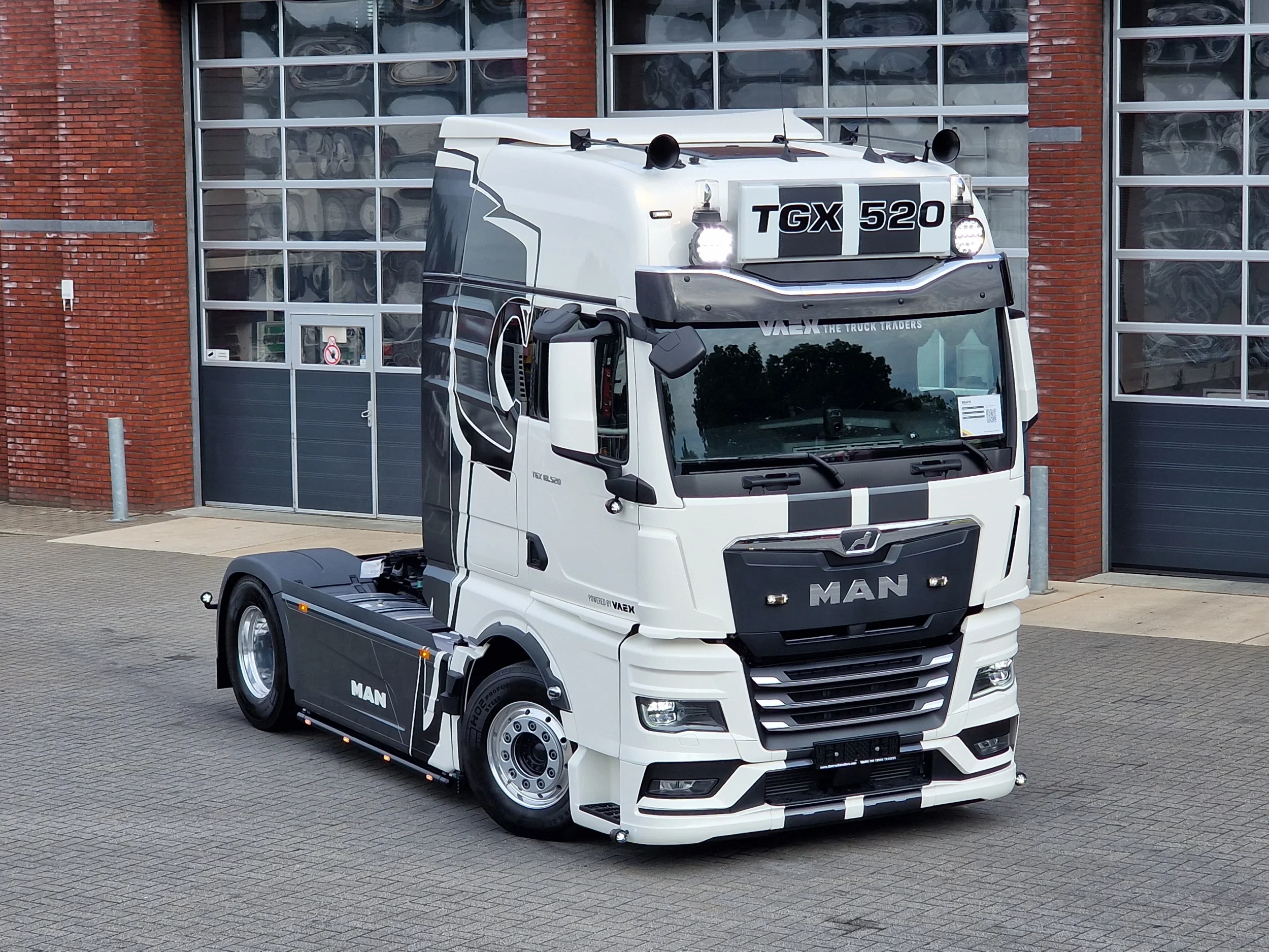 MAN TGX 2026 - 18.520 4x2 - NEW - Show truck - Retarder - Night clima - Full air - Navi - PTO prep obrázek 16