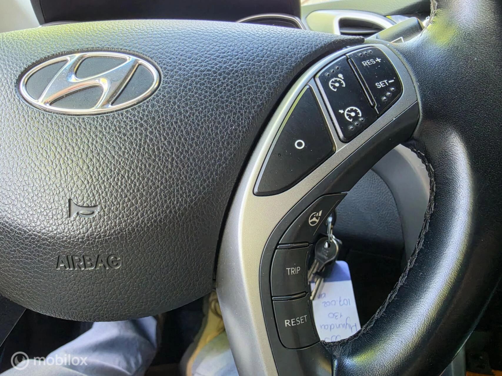 Hyundai i30 2016 - 1.6 GDi i-Motion plus Dealer onderhouden! afbeelding 19