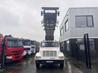 International 4600 1989 - 4x2 210HP + TEUPEN hyLIFT obrazek 2