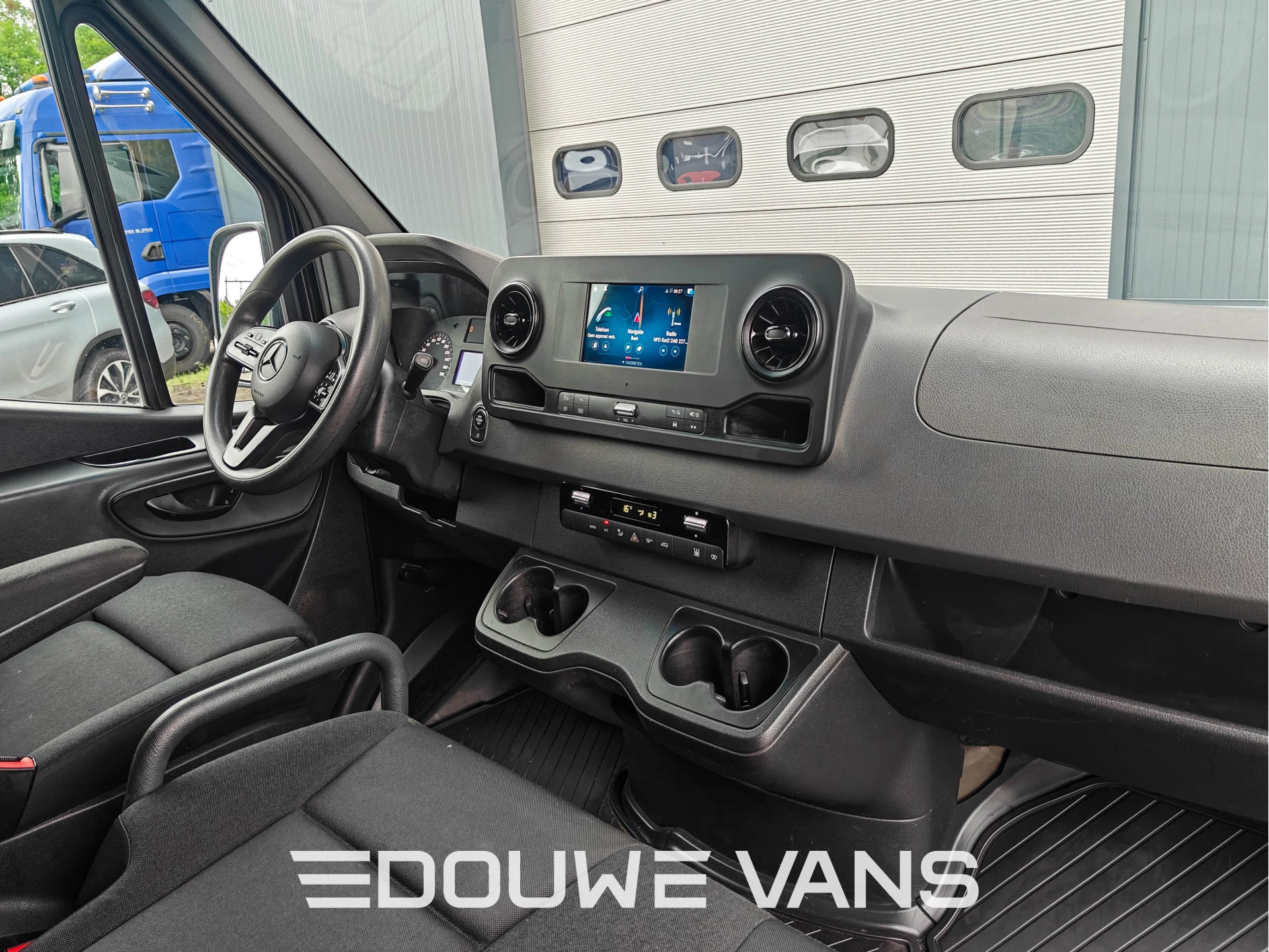 Mercedes-Benz Sprinter 2020 - L2H2 319 Automaat Zwart Trekhaak LED 360 Camera afbeelding 11