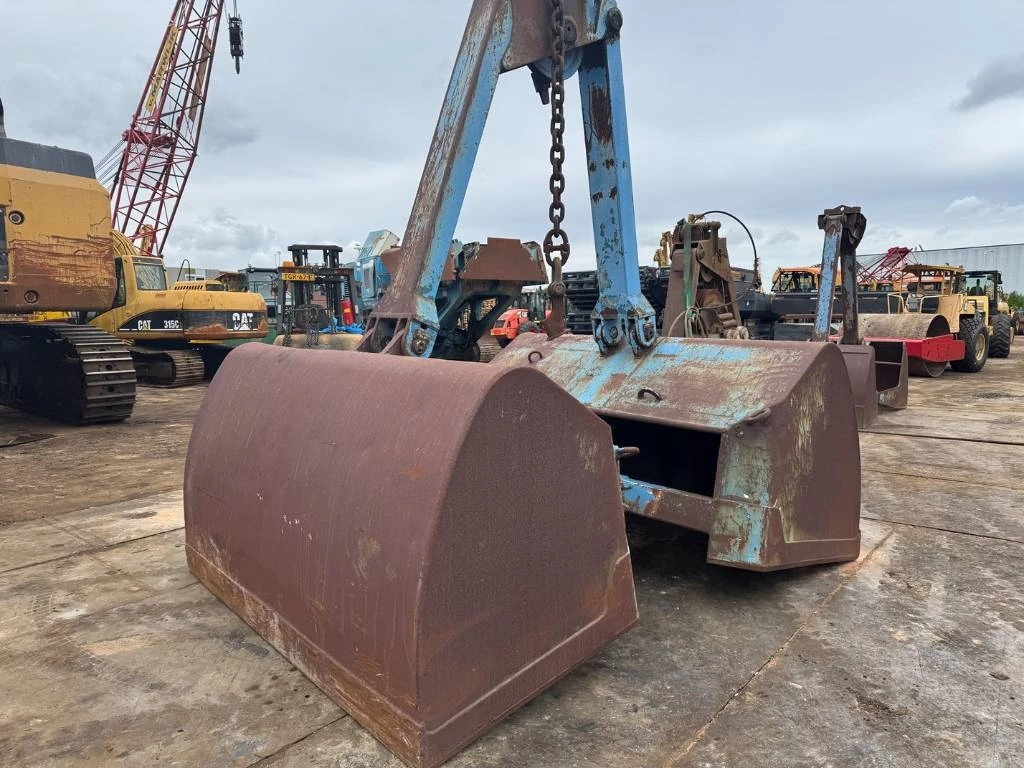 - grapple 5000liter obrázek 5
