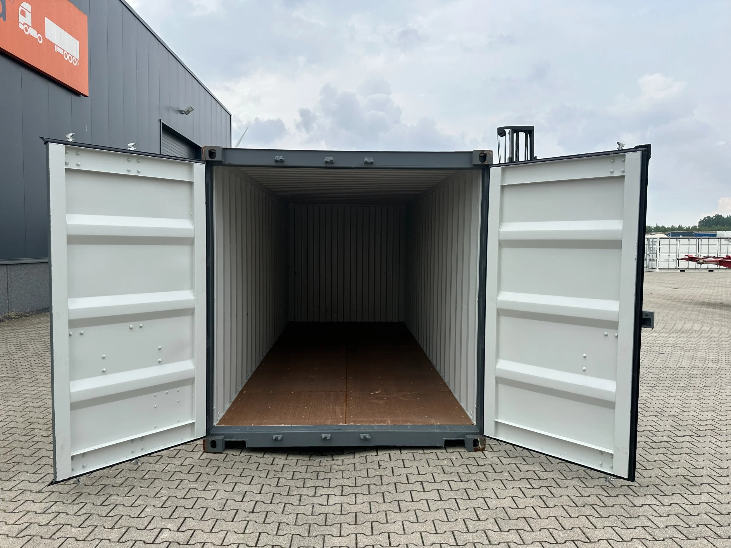 2026 - NEW (ONE-WAY) 20FT ISO DV 8'6" STANDARD container, 6x available obrázek 7