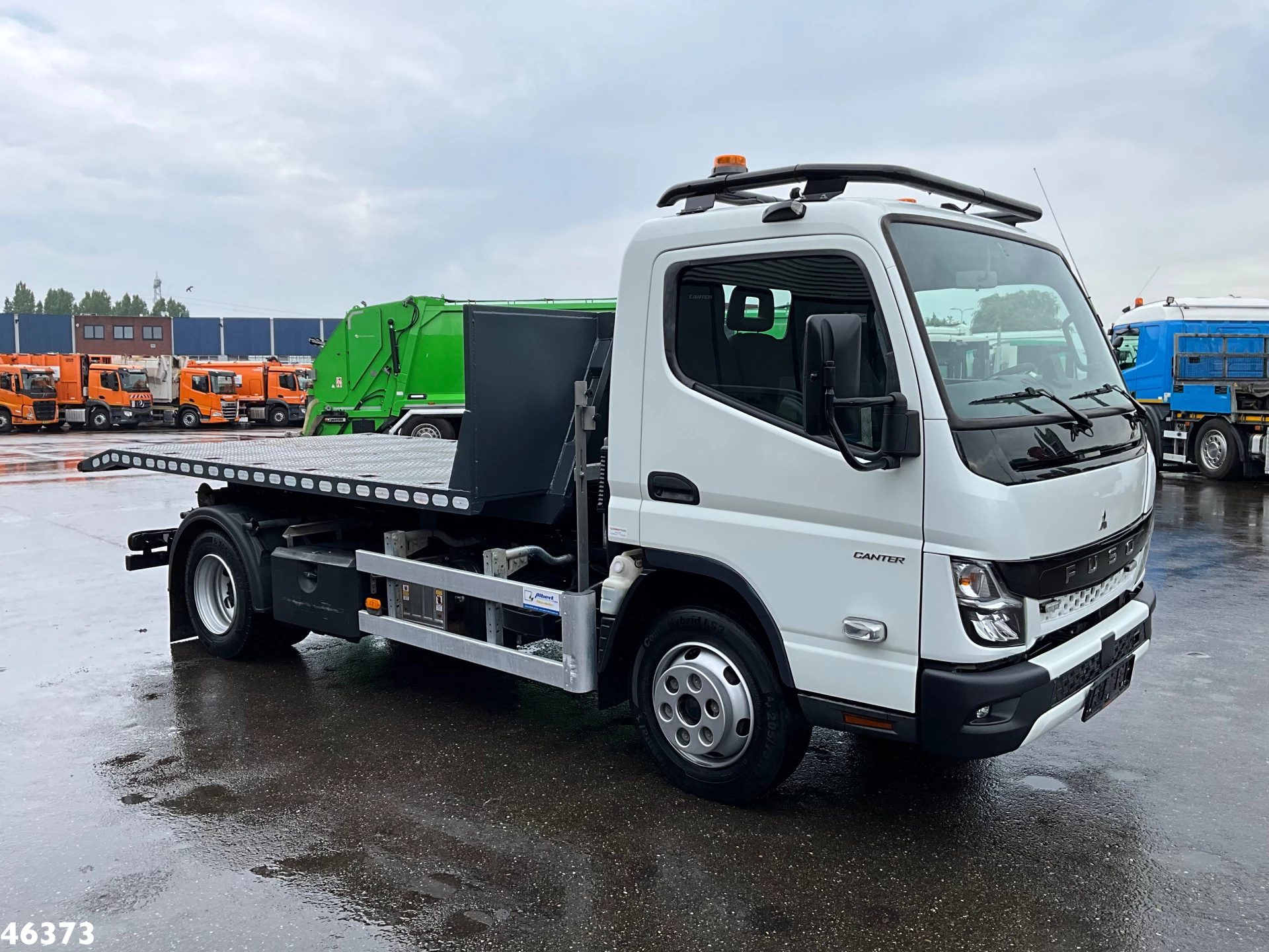 FUSO Canter 2023 - Euro 6 Hyvalift 5 Ton haakarmsysteem + Flatbedcontainer Just 44.417 km! obrázek 7