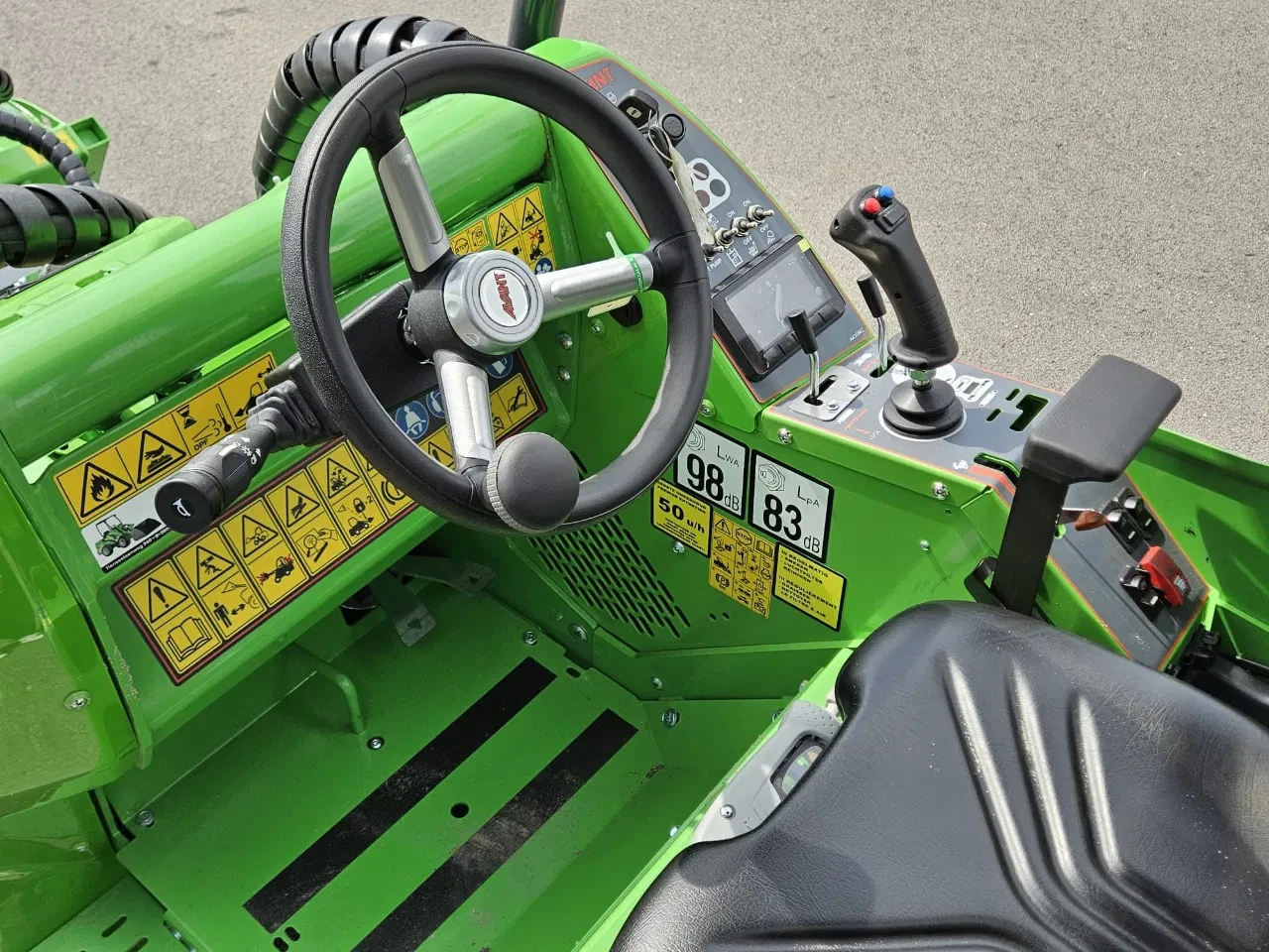 Avant 2025 - 645i Rental mini-shovel afbeelding 23