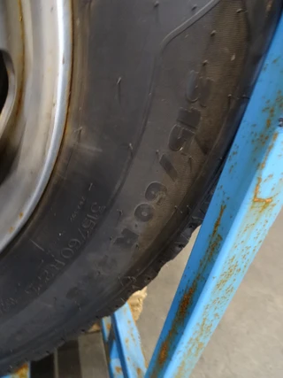 - Geen producent - - MICHELIN 315/60R22.5 imagem 3 miniatura