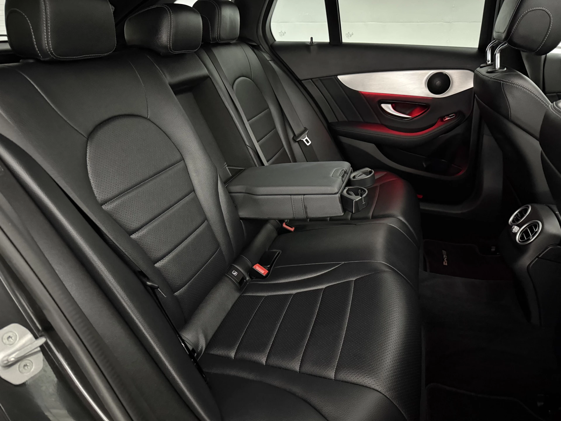 Mercedes-Benz C-Klasse 2020 - 200 Business Solution AMG 184PK afbeelding 45