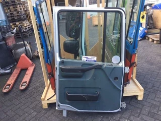 DAF N/A - 1676218 LINKER PORTIER XF95 bild 2