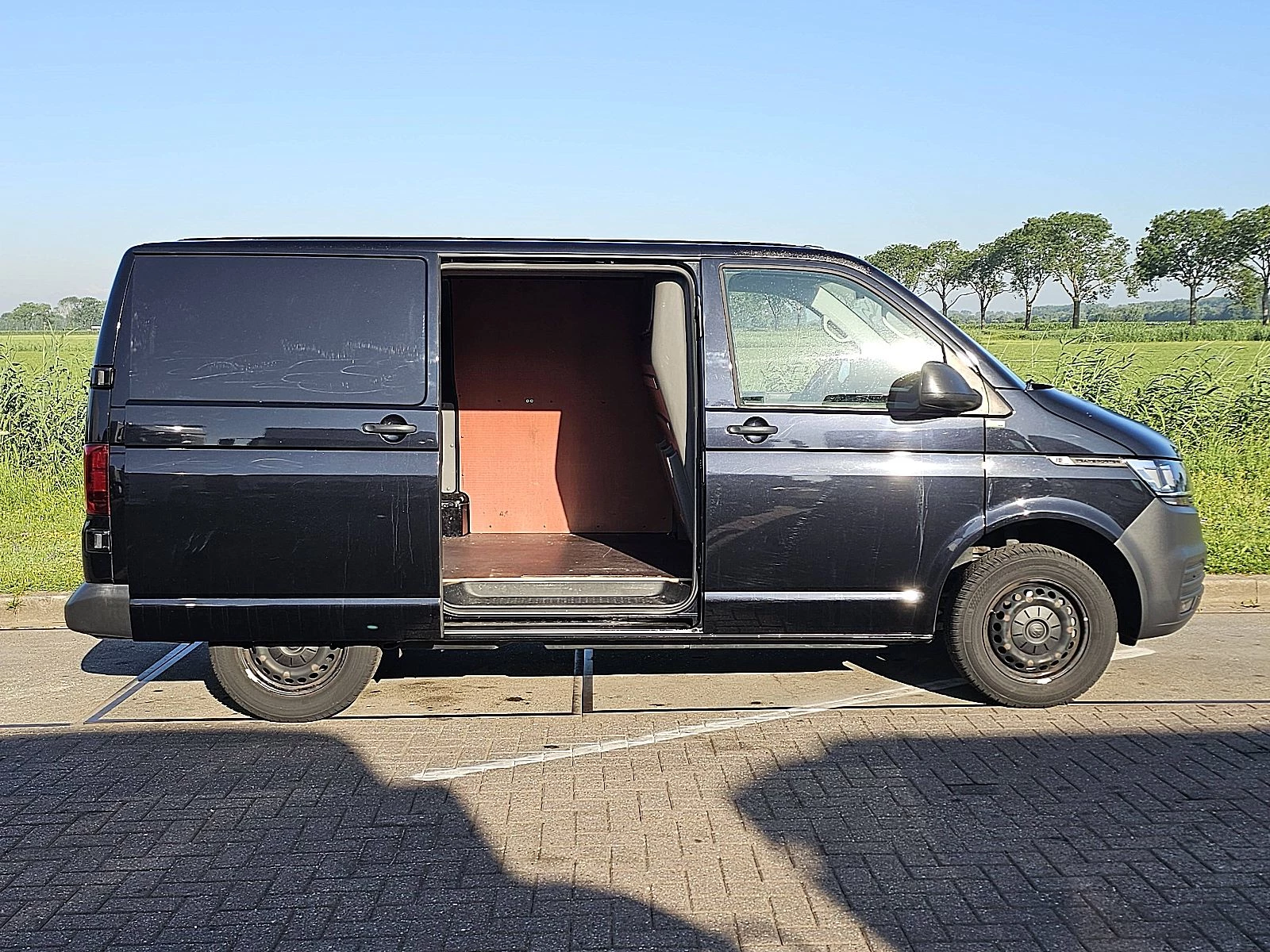 Volkswagen Transporter 2021 - 2.0 TDI obrázek 14