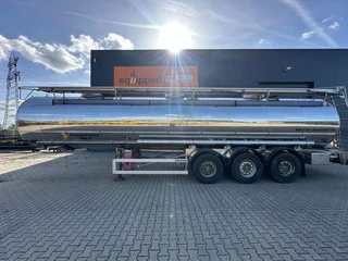 Magyar 2015 - FOOD / LEBENSMITTEL / LEVENSMIDDELEN / 31.000L / 3-COMP / DISCBRAKES / EMPTY WEIGHT: 7.160KG imagem 2 miniatura