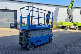 Genie 2015 - GS2632 Electric, 10m Working Height, Non Marking T image 3 miniature