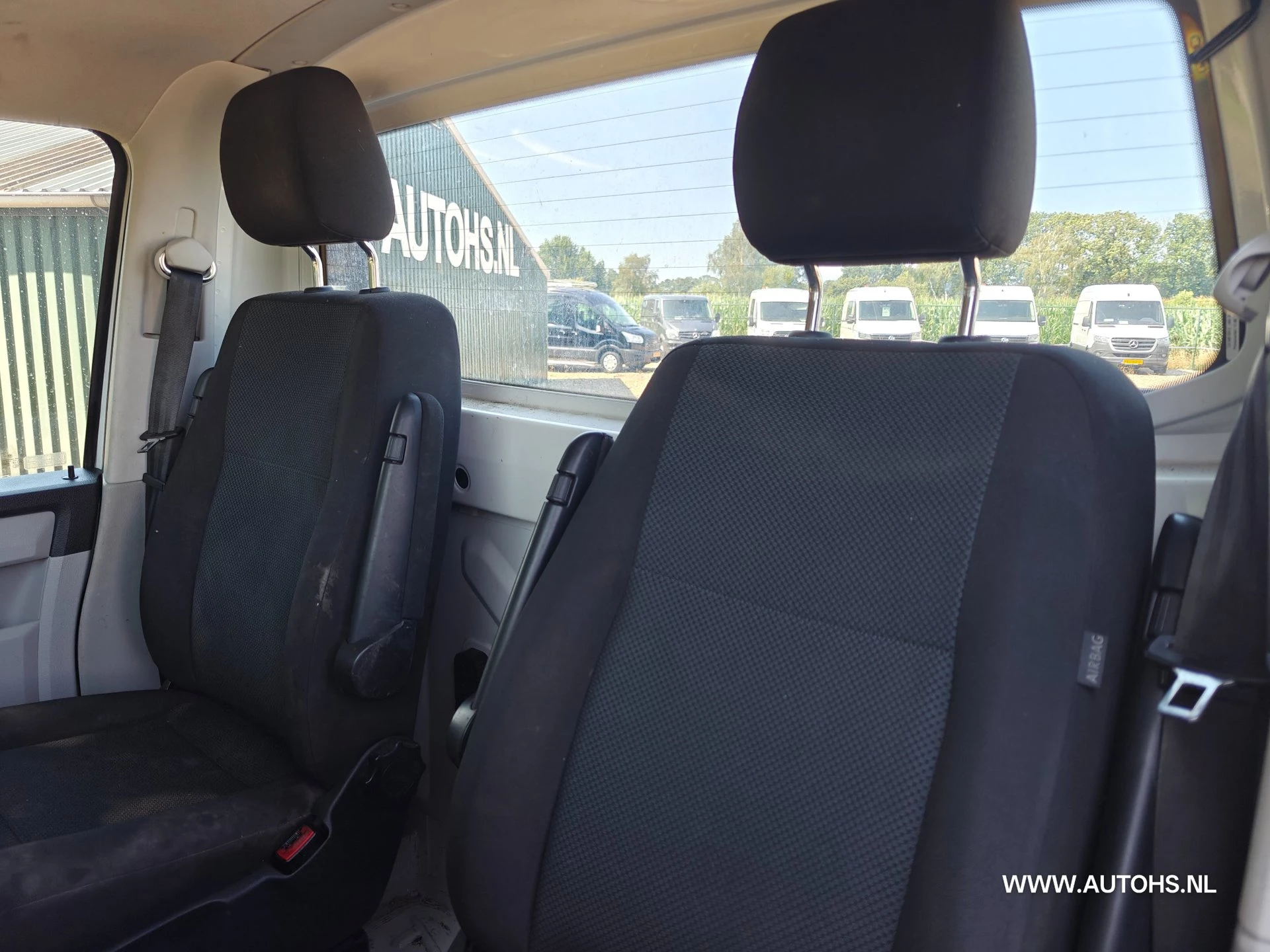 Volkswagen Transporter 2017 - 2.0 TDI L2H1 , EURO 6 , 150 PK , Airco , trekhaak, lengte bak 2.93 m. image 18
