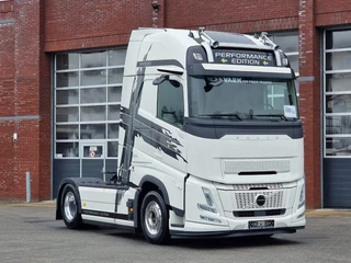 Volvo FH 2026 - 13.500 Aero Globetrotter XL 4x2 - Retarder - I parkcool - 2x tank - Mirror cams - Full air zdjecie 1