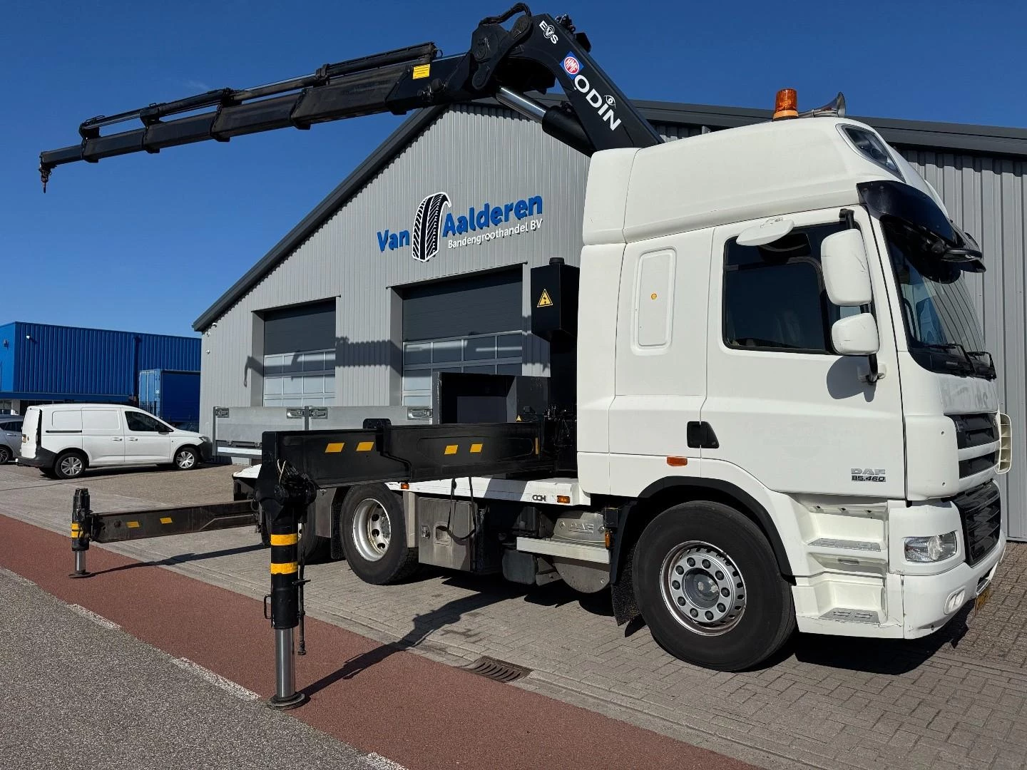 DAF 85 2012 - CF85-460 FAS 6x2 Trekker / Bakwagen, HMF Odin 6020 - K6 image 1