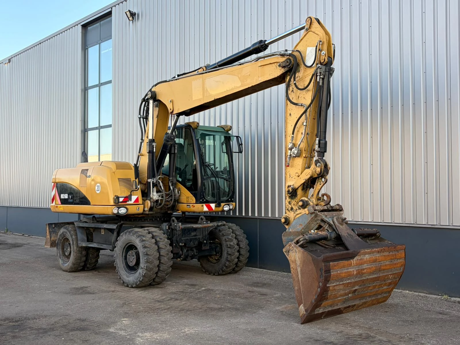 Caterpillar M316D 2005 obrázek 7