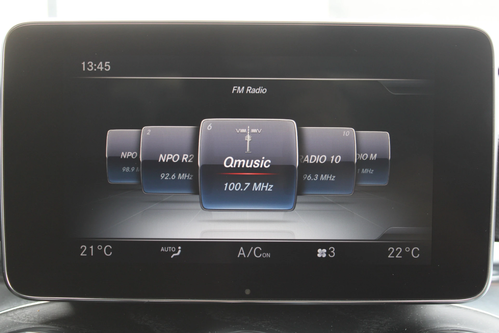 Mercedes-Benz GLC 2019 - 250 4MATIC AMG LINE NIGHT PAKKET COMAND CARPLAY <<NL AUTO>> afbeelding 22