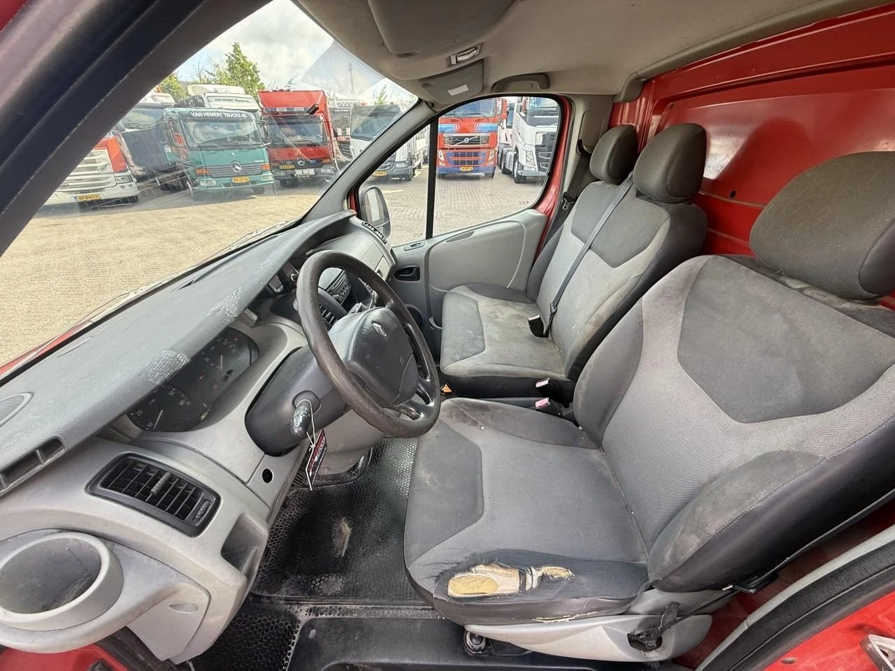 Renault Trafic 2009 - T29 L2/H1 2.0 DCI 66KW E4 afbeelding 16