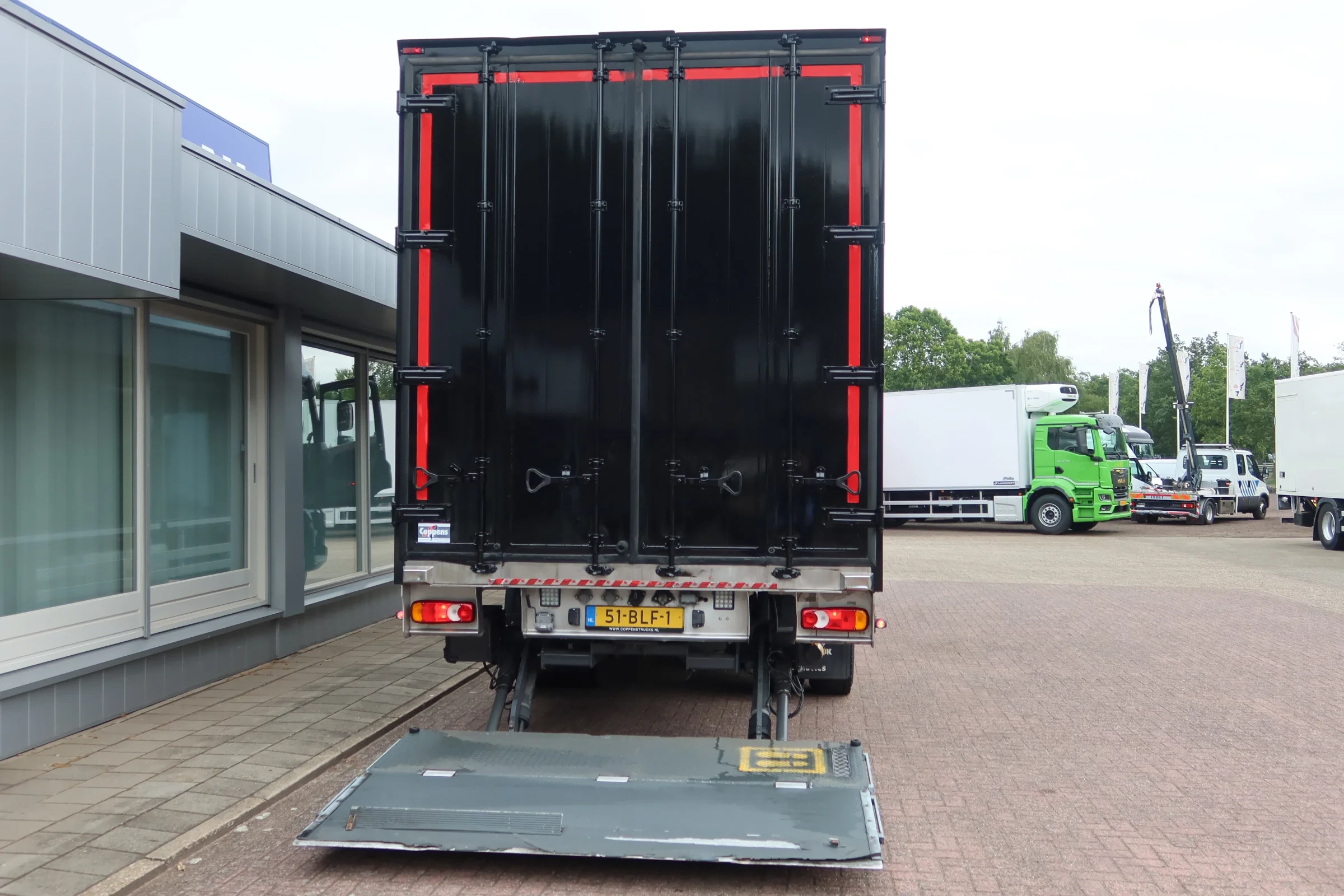 DAF CF 410 2018 - Bak +Dhollandia 2000 kg klep. Black Edition obrázek 4