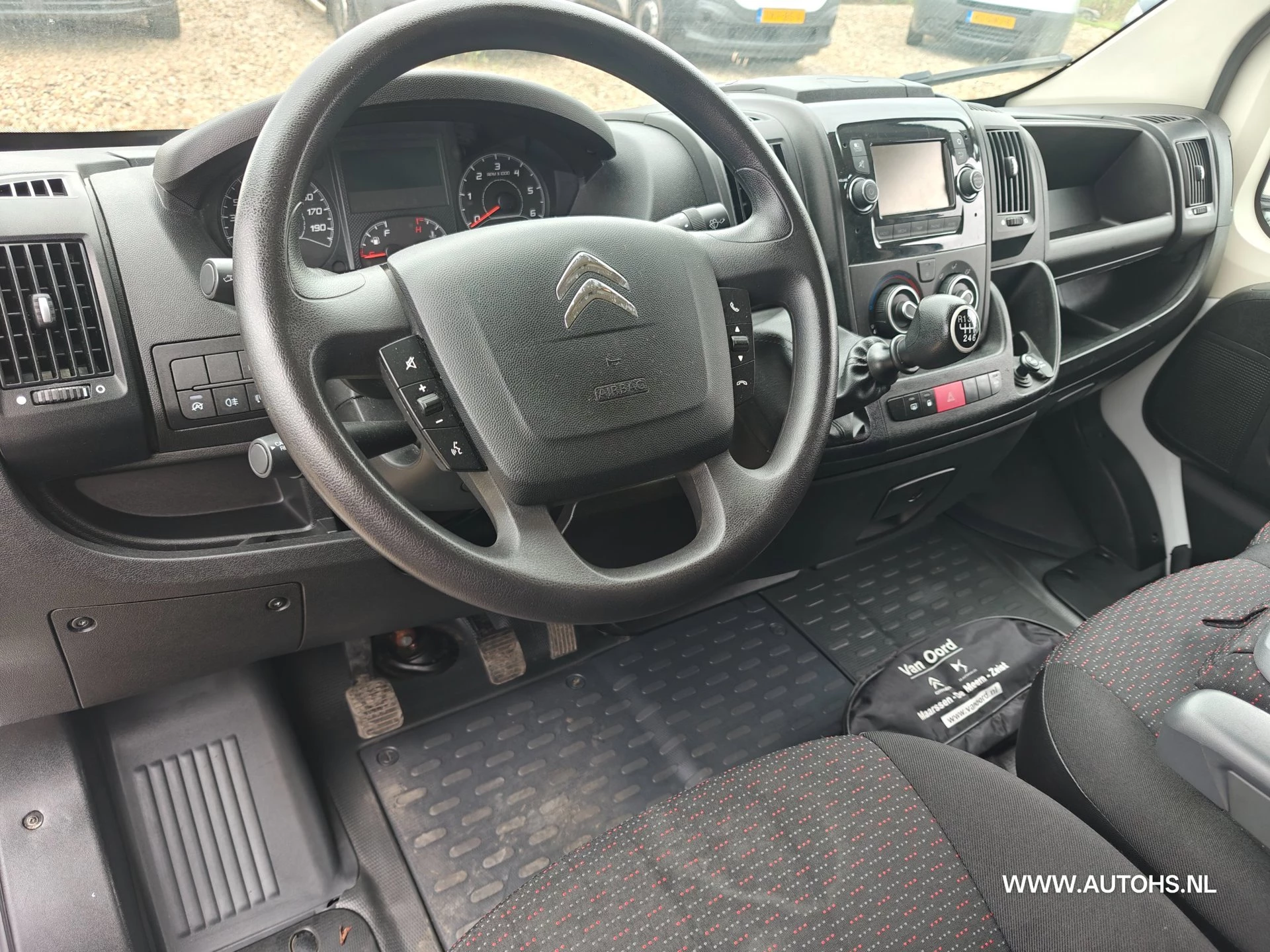 Citroën Jumper 2022 - 2.2 BlueHDi 120 L1H1 Club , lage km , Apk juni 2027 , Euro 6 , 1e Eig. Mooie bus. image 13