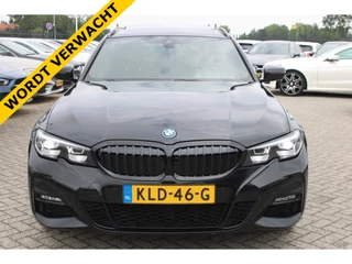 BMW 3 Series 2022 - Touring 330e High Executive M-SPORT PANORAMADAK MEMORY KEY-LESS CAMERA CARPLAY bild 5