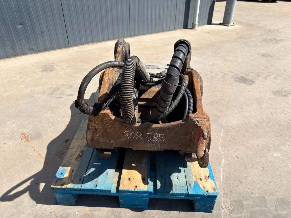 OilQuick 2007 - OQ80 - 325D / 329D / 329E / 330F Bild 2