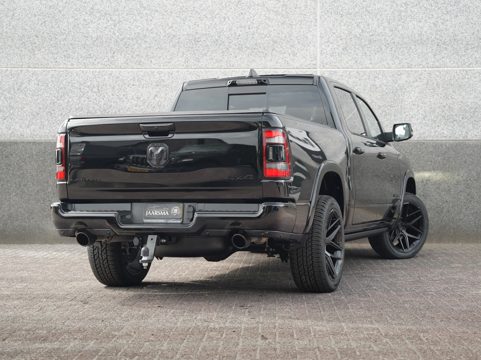 Dodge Ram 1500 2024 - 5.7 V8 4x4 Crew Cab Limited Night image 2