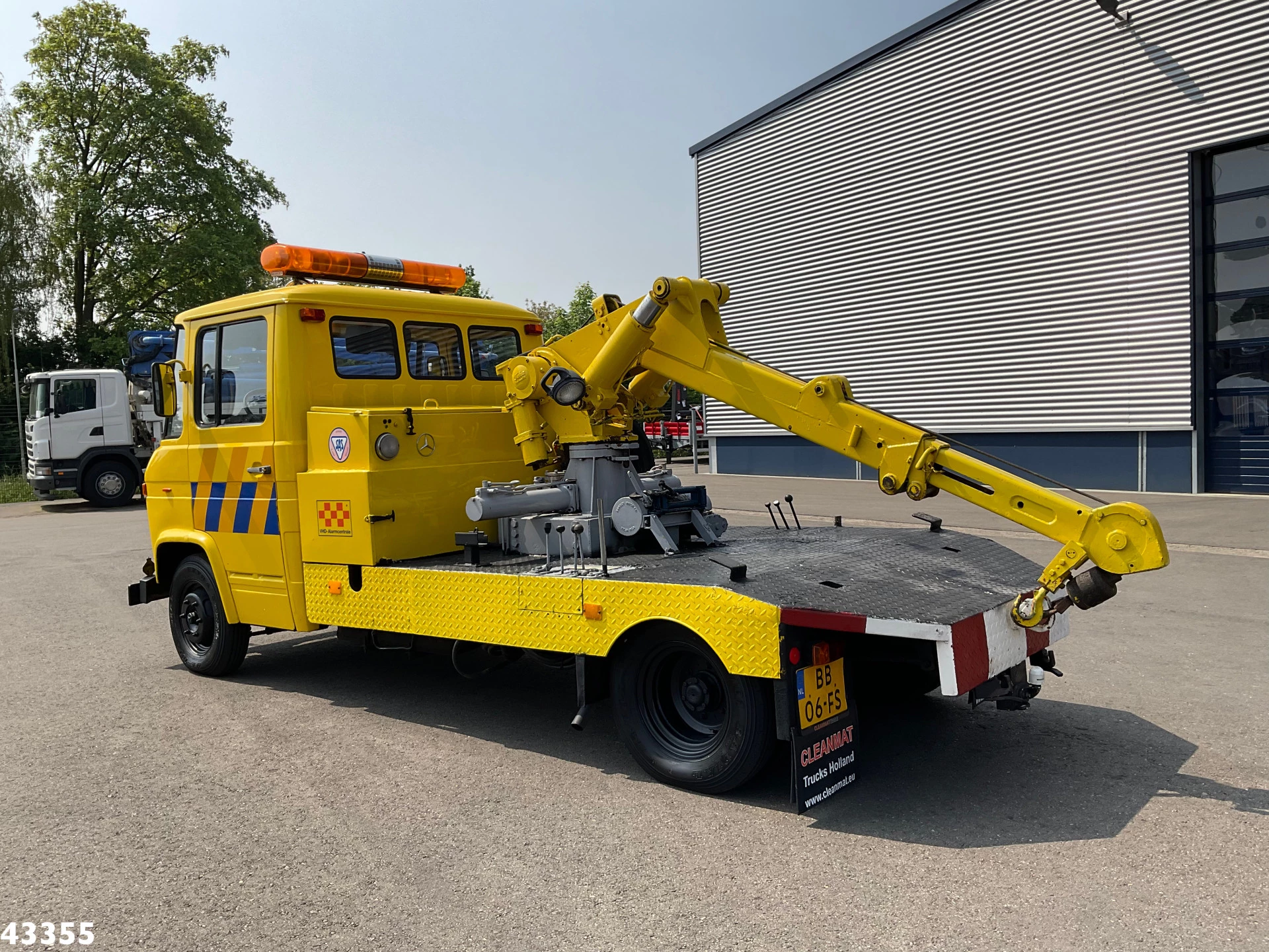 Mercedes-Benz L508 DC Bergingswagen Just 135.534 km! 1981 afbeelding 2