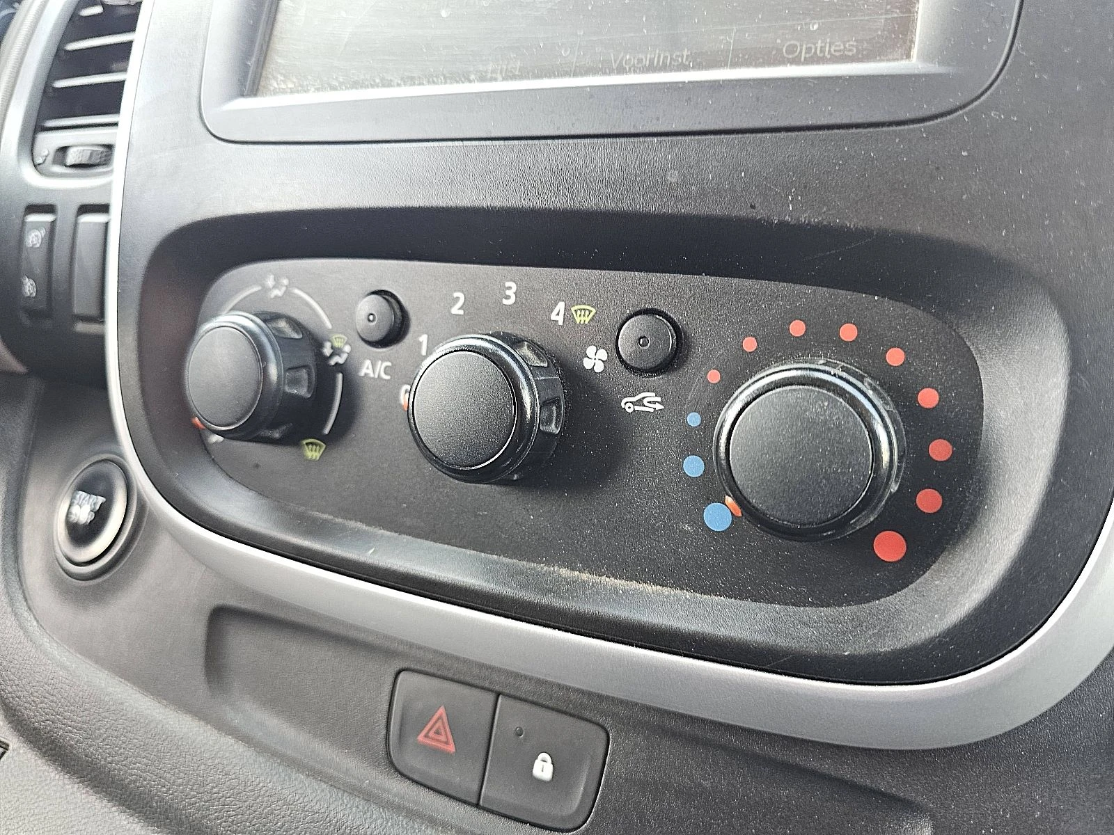 Renault Trafic 2016 Bild 10