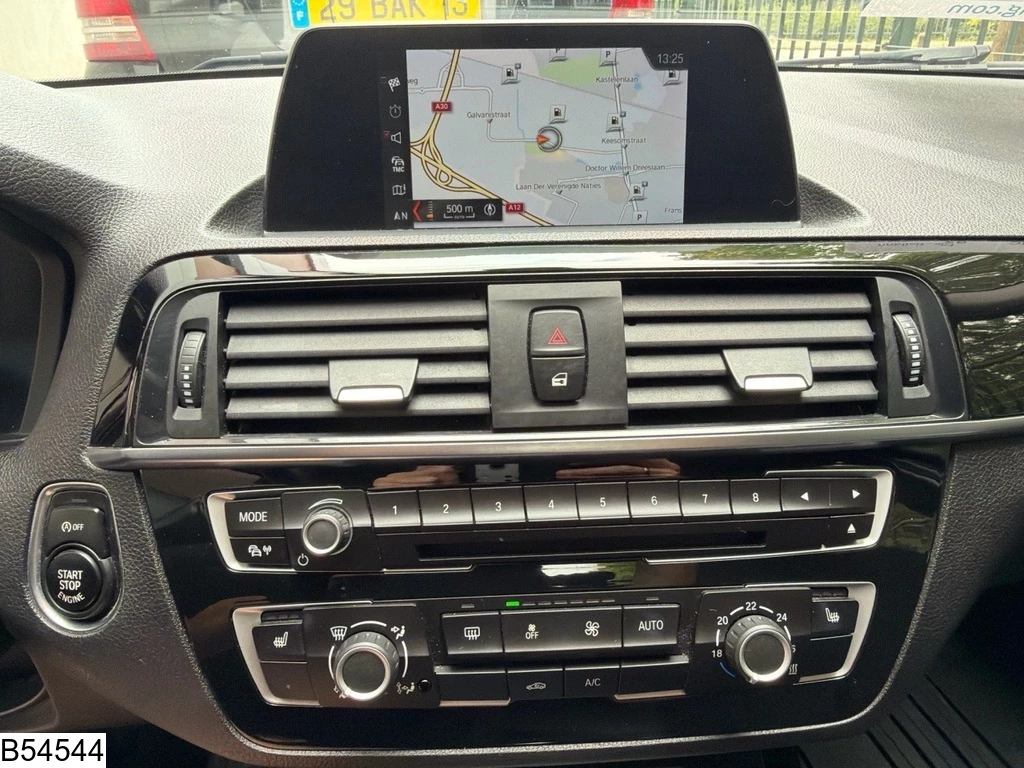BMW 1 Series 2018 - 116 D zdjęcie 9