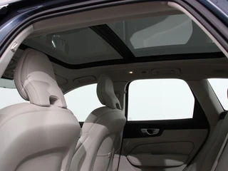 Volvo XC60 2025 - 2.0 T6 Plug-in hybrid AWD Ultra Bright obrázek 3 náhled